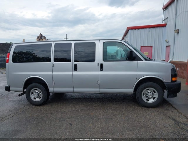 45928898 :رقم المزاد ، 1GAWGEFP7R1158116 vin ، 2024 Chevrolet Express Passenger Rwd 2500 Regular Wheelbase Ls مزاد بيع