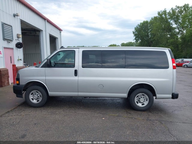 45928898 :رقم المزاد ، 1GAWGEFP7R1158116 vin ، 2024 Chevrolet Express Passenger Rwd 2500 Regular Wheelbase Ls مزاد بيع