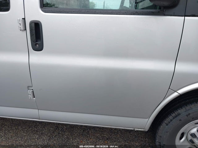 45928898 :رقم المزاد ، 1GAWGEFP7R1158116 vin ، 2024 Chevrolet Express Passenger Rwd 2500 Regular Wheelbase Ls مزاد بيع