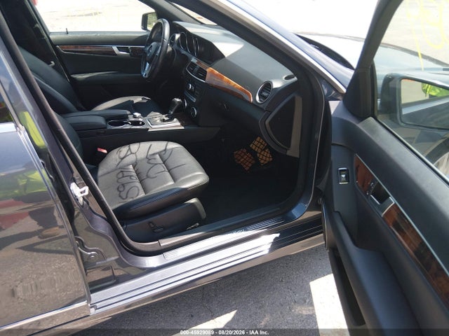 Продажа на аукционе авто 2014 Mercedes-benz C 250 Sport, vin: WDDGF4HB0EA940641, номер лота: 45929089