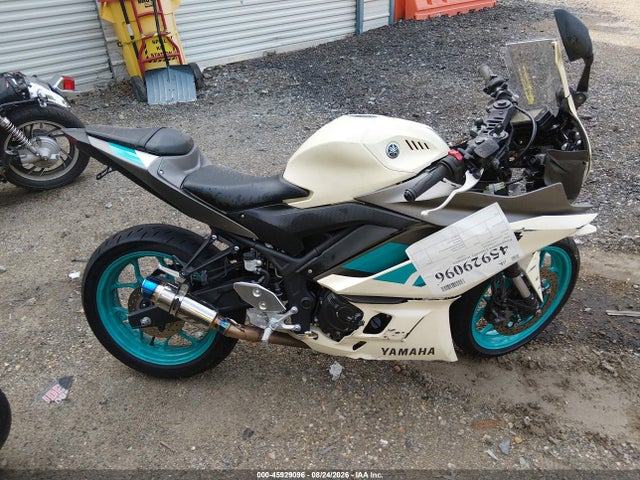 Yamaha Yzfr3 A 2024 MH3RH18Y7RK016246 Image 12