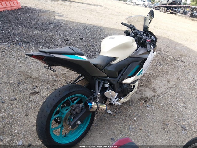 Yamaha Yzfr3 A 2024 MH3RH18Y7RK016246 Image 4