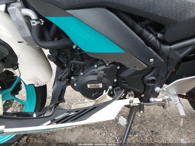 Yamaha Yzfr3 A 2024 MH3RH18Y7RK016246 Image 9