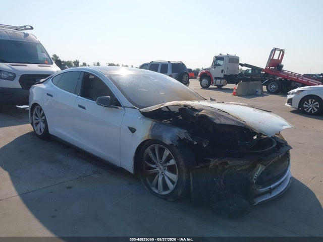 45929099 :رقم المزاد ، 5YJSA1E27GF121996 vin ، 2016 Tesla Model S 60d/70d/75d/85d/90d مزاد بيع
