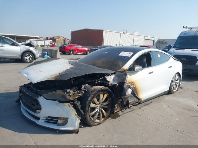 2016 Tesla Model S 60d/70d/75d/85d/90d მანქანა იყიდება აუქციონზე, vin: 5YJSA1E27GF121996, აუქციონის ნომერი: 45929099