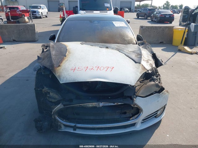 2016 Tesla Model S 60d/70d/75d/85d/90d მანქანა იყიდება აუქციონზე, vin: 5YJSA1E27GF121996, აუქციონის ნომერი: 45929099