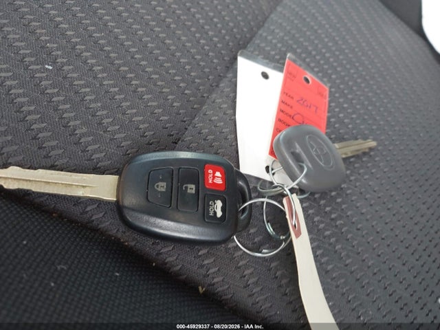 45929337 :رقم المزاد ، 4T1BF1FK6HU723924 vin ، 2017 Toyota Camry Le مزاد بيع