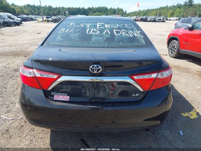 45929337 :رقم المزاد ، 4T1BF1FK6HU723924 vin ، 2017 Toyota Camry Le مزاد بيع