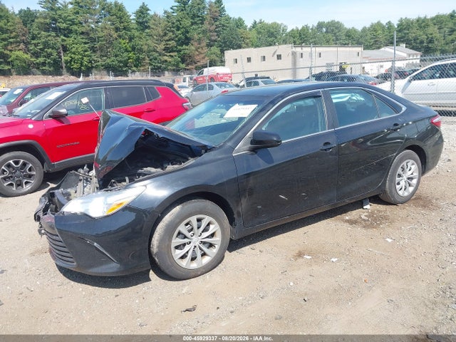 45929337 :رقم المزاد ، 4T1BF1FK6HU723924 vin ، 2017 Toyota Camry Le مزاد بيع