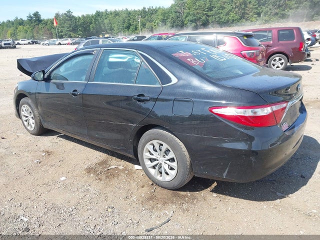 45929337 :رقم المزاد ، 4T1BF1FK6HU723924 vin ، 2017 Toyota Camry Le مزاد بيع