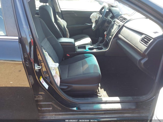 45929337 :رقم المزاد ، 4T1BF1FK6HU723924 vin ، 2017 Toyota Camry Le مزاد بيع