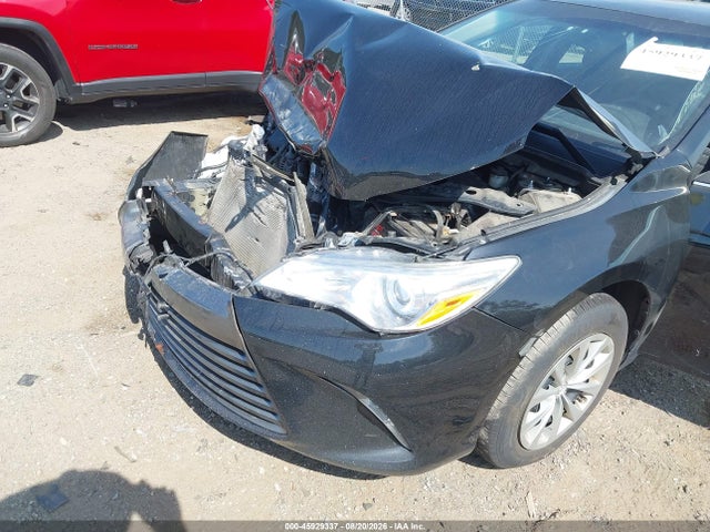 45929337 :رقم المزاد ، 4T1BF1FK6HU723924 vin ، 2017 Toyota Camry Le مزاد بيع