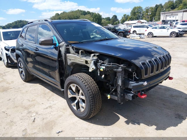 45929348 :رقم المزاد ، 1C4PJMBS2FW587552 vin ، 2015 Jeep Cherokee Trailhawk مزاد بيع