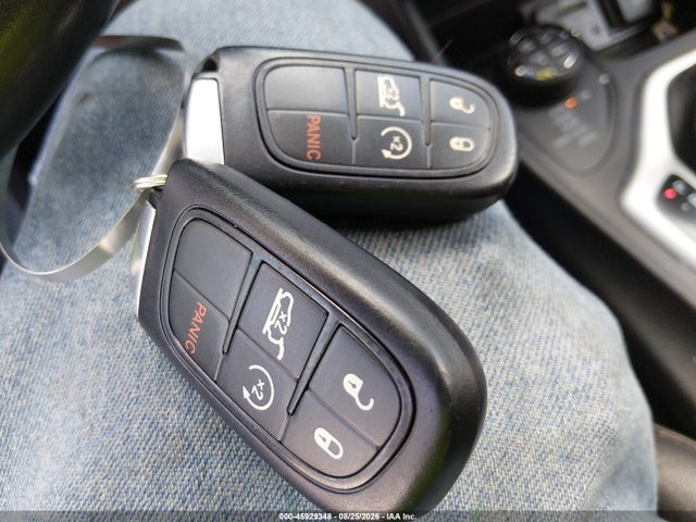 45929348 :رقم المزاد ، 1C4PJMBS2FW587552 vin ، 2015 Jeep Cherokee Trailhawk مزاد بيع