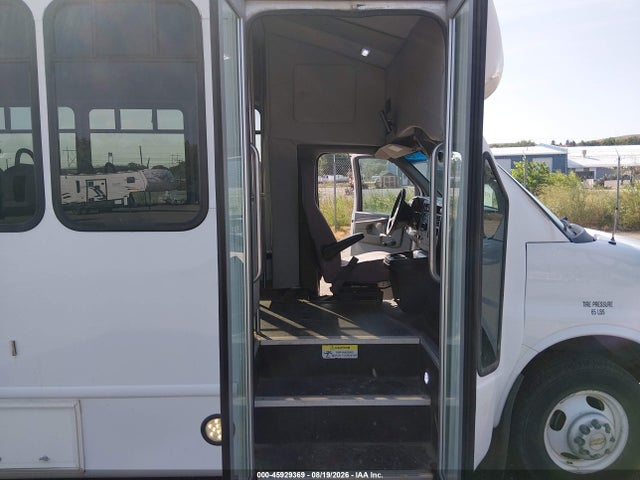 Продажа на аукционе авто 2015 Chevrolet Express Cutaway 3500 Diesel, vin: 1GB3G2BL6F1159656, номер лота: 45929369