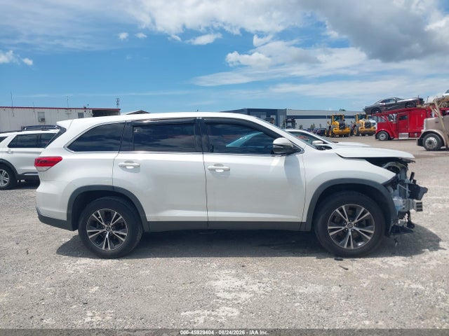 45929404 :رقم المزاد ، 5TDZZRFH9KS300117 vin ، 2019 Toyota Highlander Le مزاد بيع