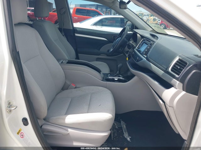 45929404 :رقم المزاد ، 5TDZZRFH9KS300117 vin ، 2019 Toyota Highlander Le مزاد بيع