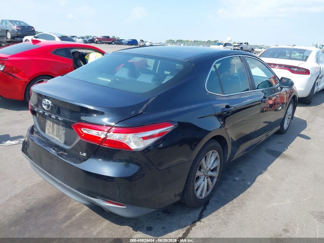 Продаж на аукціоні авто 2018 Toyota Camry Le, vin: 4T1B11HK2JU562456, номер лоту: 45929454