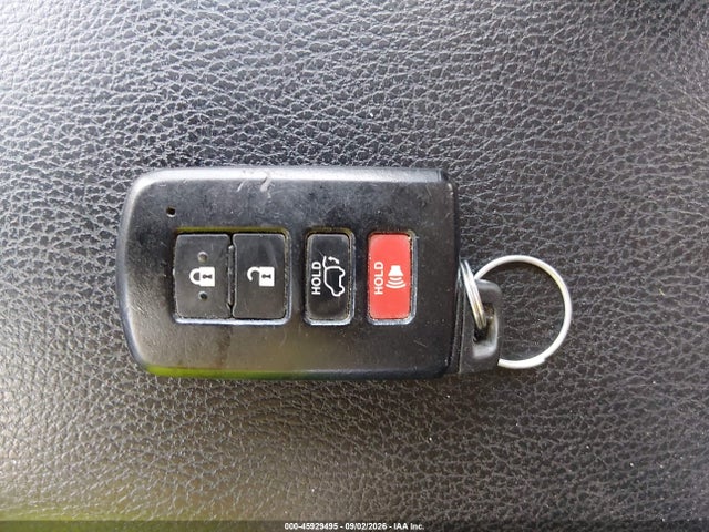 Продажа на аукционе авто 2018 Toyota Rav4 Xle, vin: 2T3WFREV5JW490742, номер лота: 45929495