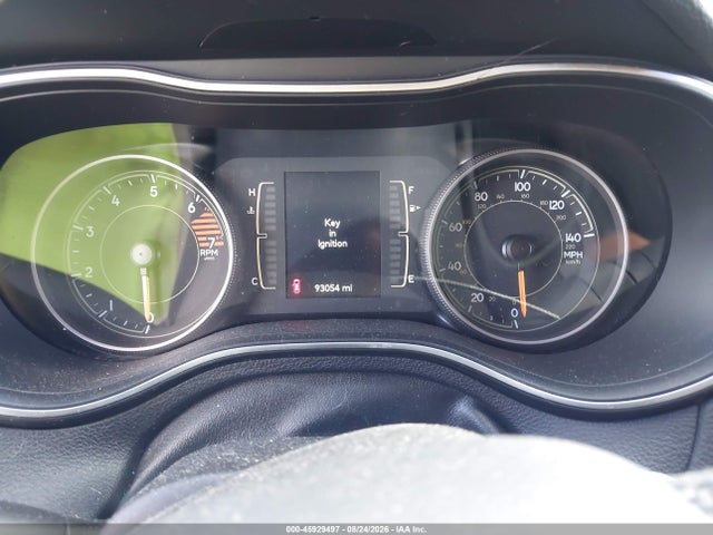 45929497 :رقم المزاد ، 1C4PJMCB9KD350805 vin ، 2019 Jeep Cherokee Latitude 4x4 مزاد بيع