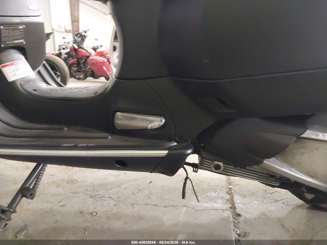 Vespa Gts 300 2021 ZAPMA39M9M5202204 Image 9