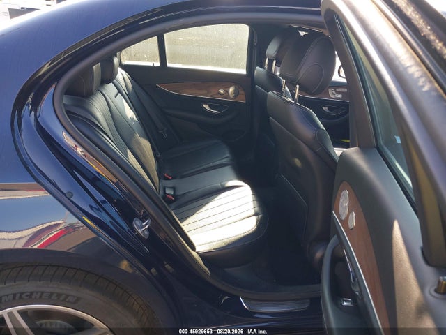 WDDZF4KB2HA051183 Mercedes-Benz E 300 4matic