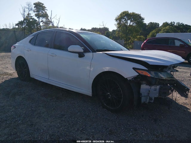 45929729 :رقم المزاد ، 4T1B11HK4JU589027 vin ، 2018 Toyota Camry Se مزاد بيع