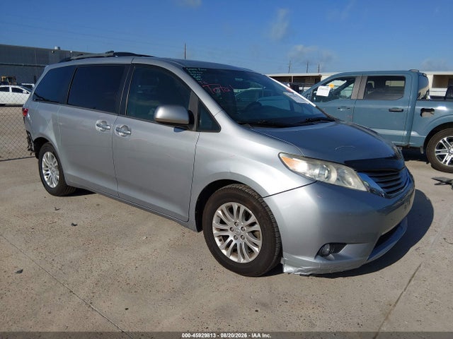 Продаж на аукціоні авто 2017 Toyota Sienna Xle 8 Passenger, vin: 5TDYZ3DC2HS884806, номер лоту: 45929813
