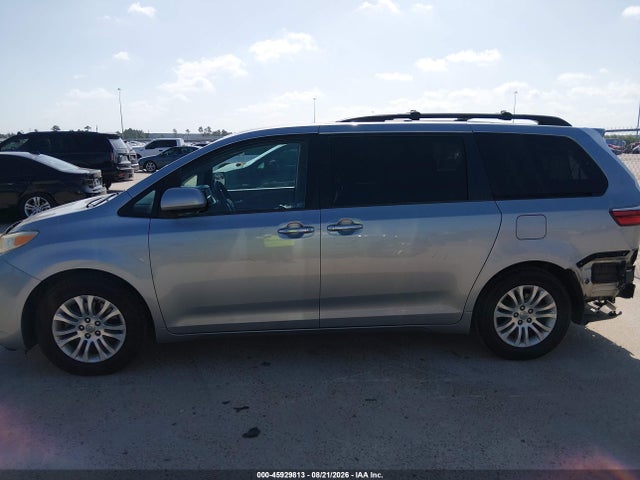 Продаж на аукціоні авто 2017 Toyota Sienna Xle 8 Passenger, vin: 5TDYZ3DC2HS884806, номер лоту: 45929813