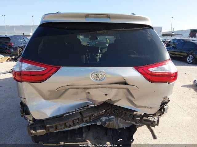Продаж на аукціоні авто 2017 Toyota Sienna Xle 8 Passenger, vin: 5TDYZ3DC2HS884806, номер лоту: 45929813