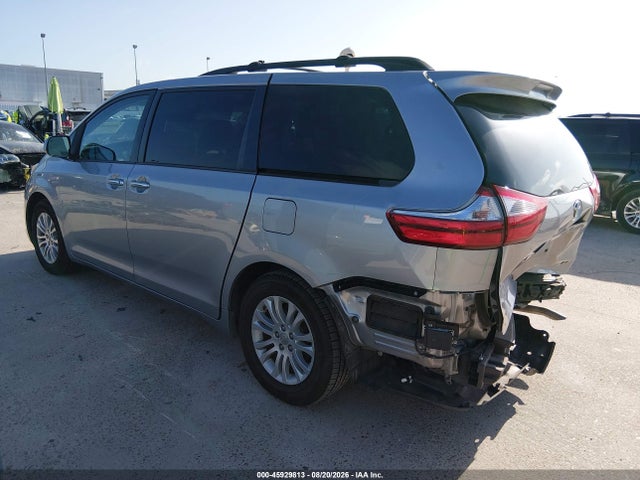Продаж на аукціоні авто 2017 Toyota Sienna Xle 8 Passenger, vin: 5TDYZ3DC2HS884806, номер лоту: 45929813