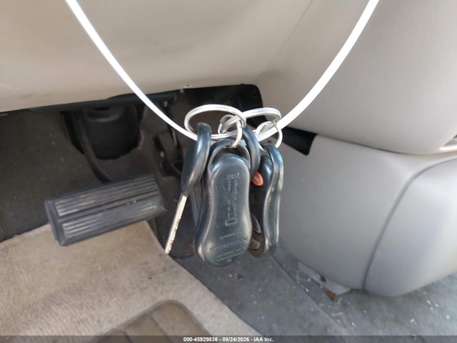 1999 Chrysler Town & Country Limited მანქანა იყიდება აუქციონზე, vin: 1C4GP64L9XB538437, აუქციონის ნომერი: 45929836