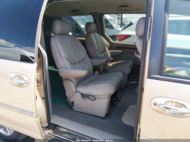 1999 Chrysler Town & Country Limited მანქანა იყიდება აუქციონზე, vin: 1C4GP64L9XB538437, აუქციონის ნომერი: 45929836