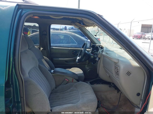 45929907 :رقم المزاد ، 1GNCS13WXW2187538 vin ، 1998 Chevrolet Blazer Ls مزاد بيع