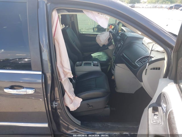 2C4RC1CG1GR128292 Chrysler Town &amp; Country Touring-l Anniversary Edition