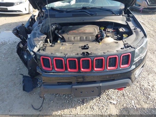 45929918 :رقم المزاد ، 3C4NJDDB3JT314672 vin ، 2018 Jeep Compass Trailhawk 4x4 مزاد بيع