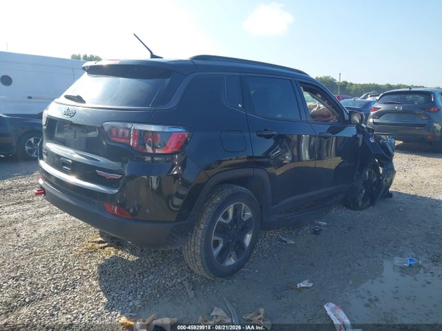 45929918 :رقم المزاد ، 3C4NJDDB3JT314672 vin ، 2018 Jeep Compass Trailhawk 4x4 مزاد بيع