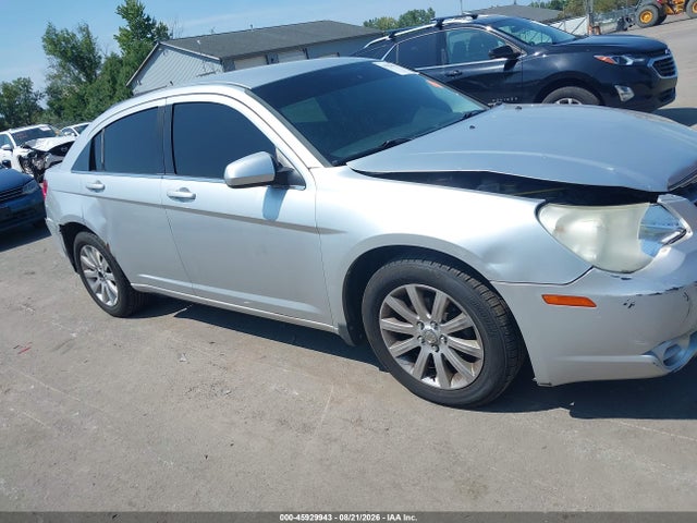 Aukcja sprzedaży 2010 Chrysler Sebring Limited, vin: 1C3CC5FB7AN197980, numer aukcji: 45929943