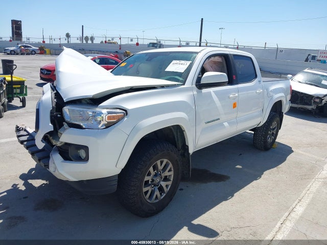 45930013 :رقم المزاد ، 5TFAZ5CN3MX104283 vin ، 2021 Toyota Tacoma Sr5 V6 مزاد بيع