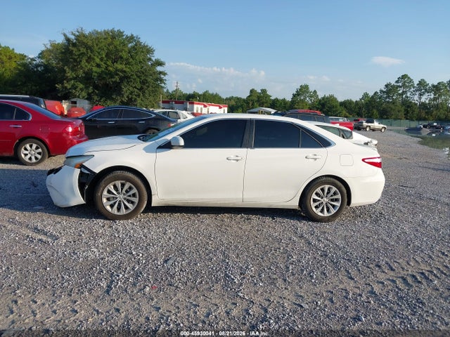 2015 Toyota Camry Le მანქანა იყიდება აუქციონზე, vin: 4T4BF1FK8FR457809, აუქციონის ნომერი: 45930041