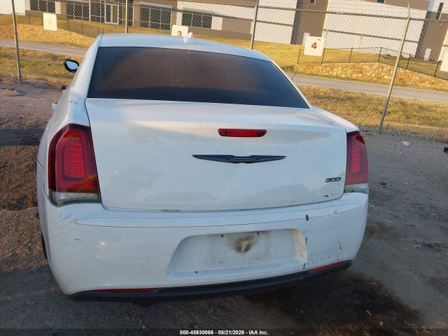 45930066 :رقم المزاد ، 2C3CCAAG6LH212654 vin ، 2020 Chrysler 300 Touring مزاد بيع