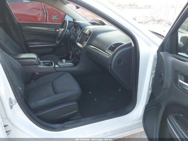 45930066 :رقم المزاد ، 2C3CCAAG6LH212654 vin ، 2020 Chrysler 300 Touring مزاد بيع