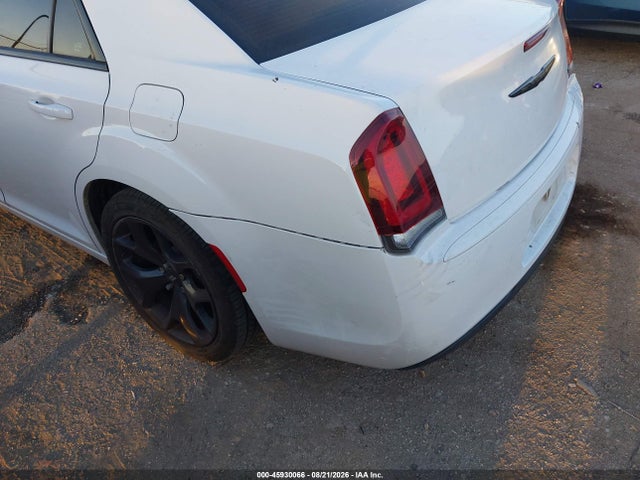 45930066 :رقم المزاد ، 2C3CCAAG6LH212654 vin ، 2020 Chrysler 300 Touring مزاد بيع