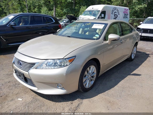 45930120 :رقم المزاد ، JTHBW1GG6F2081176 vin ، 2015 Lexus Es 300h مزاد بيع