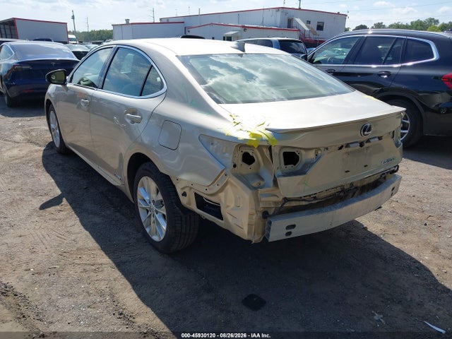 45930120 :رقم المزاد ، JTHBW1GG6F2081176 vin ، 2015 Lexus Es 300h مزاد بيع