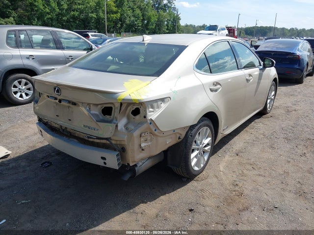 45930120 :رقم المزاد ، JTHBW1GG6F2081176 vin ، 2015 Lexus Es 300h مزاد بيع