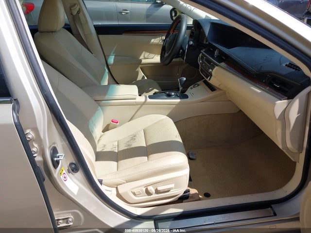 45930120 :رقم المزاد ، JTHBW1GG6F2081176 vin ، 2015 Lexus Es 300h مزاد بيع