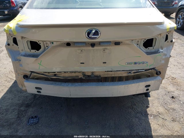 45930120 :رقم المزاد ، JTHBW1GG6F2081176 vin ، 2015 Lexus Es 300h مزاد بيع