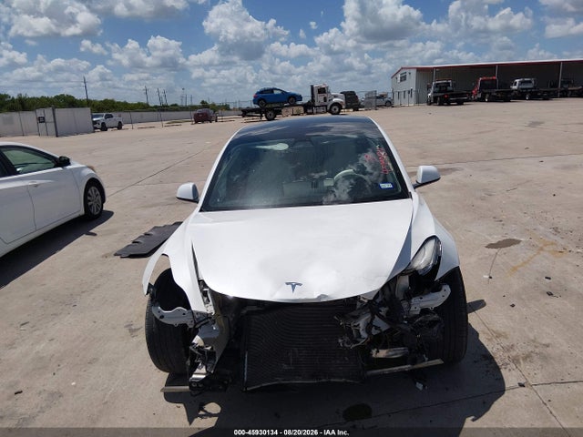 45930134 :رقم المزاد ، 5YJ3E1EB4NF108483 vin ، 2022 Tesla Model 3 مزاد بيع