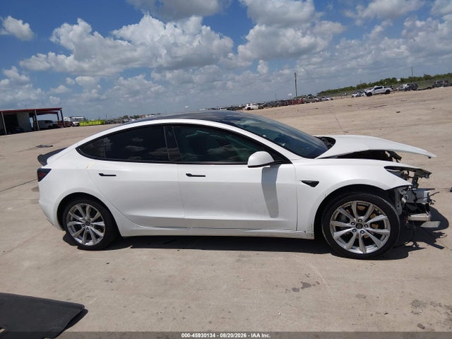 45930134 :رقم المزاد ، 5YJ3E1EB4NF108483 vin ، 2022 Tesla Model 3 مزاد بيع